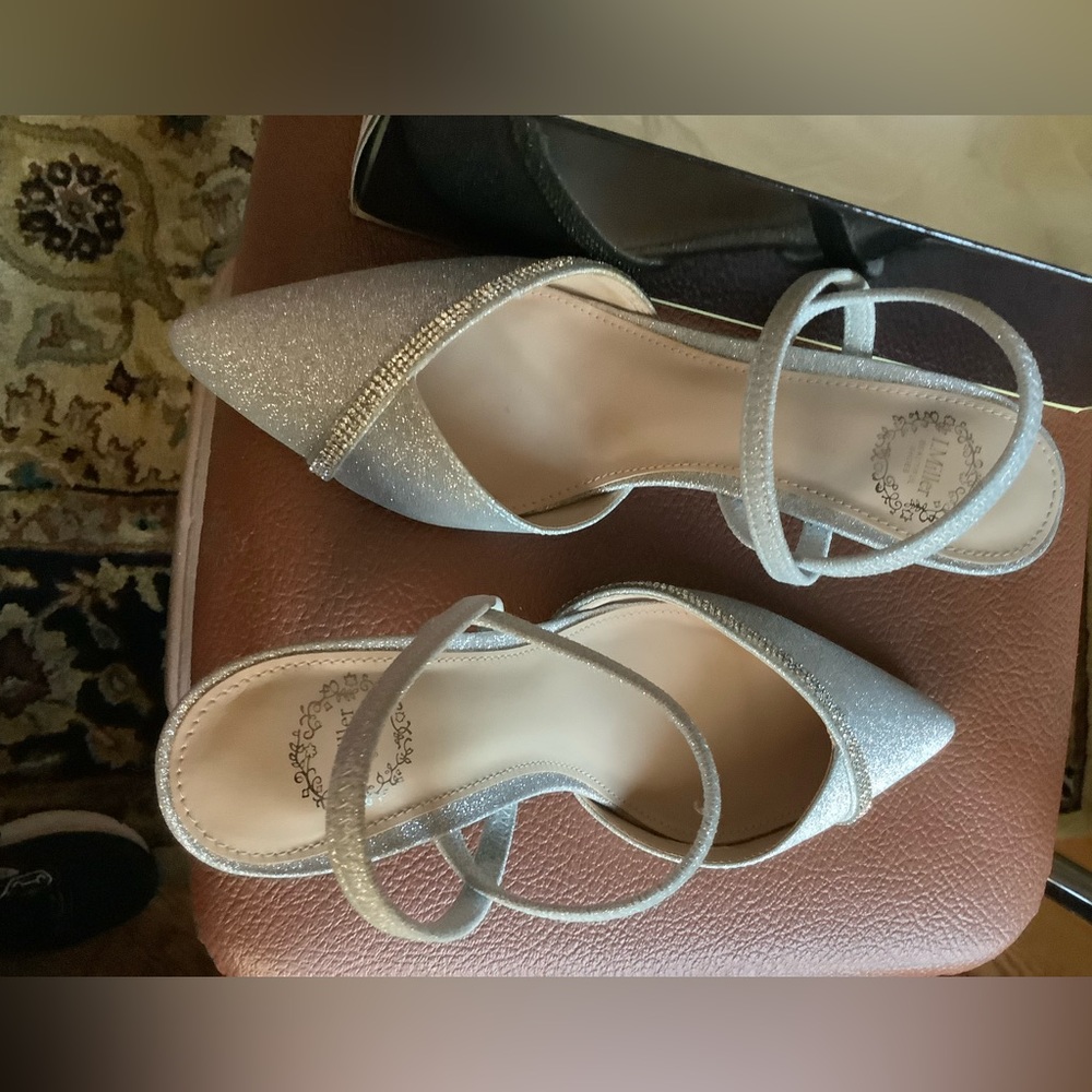 I MILLER Ladies Beautiful Shoes Size 6